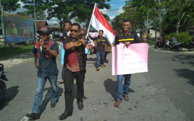 Laskar Muda Melayu Riau Tuntut Bupati Bayar Honor