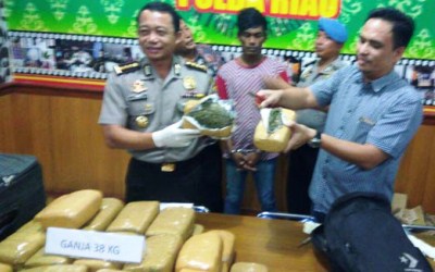 Polda Riau Aman 38 Kg Ganja dari Pria Asal Sumut