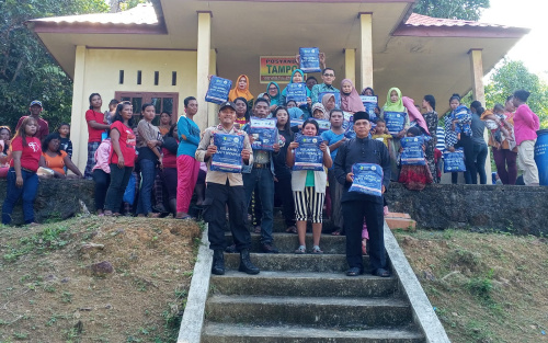 UPT Puskesmas Penuba Bagikan Kelambu Melalui Posyandu di Kecamatan Selayar