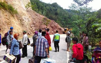 Pasca Gempa, Kampung SBY Dihantam Longsor Lagi