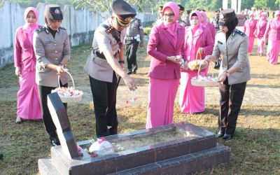 Tabur Bunga Warnai HUT Polri di Jajaran Polres Inhu