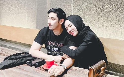 Medina Zein Duga Lukman Azhari Selingkuh di Rumahnya