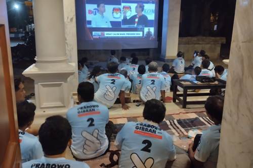 Sorak Sorai TKD Ponorogo Warnai Nobar Debat Cawapres Prabowo-Gibran