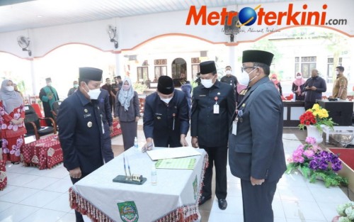 Bupati Rohul Lantik Muhammad Zaki Sebagai Sekda Defenitif