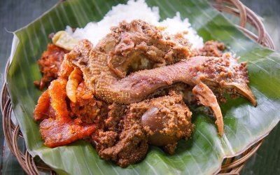 Makan Kepala Ayam, Meski Enak Tapi Bisa Berbahaya