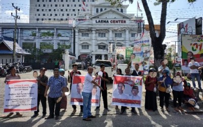 Pendukung Jokowi Ikut Sambut Kedatangan Prabowo