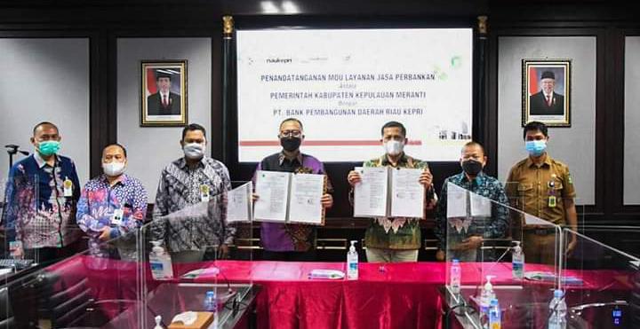 Bupati HM Adil Mou Dengan Bank Riau Kepri