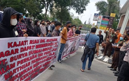 Mahasiswa Desak Kajati Riau Periksa HGU Surya Dumai Grup, Ini Tuntutannya