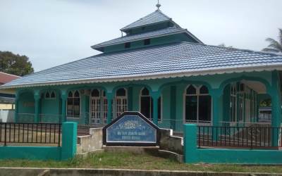 Masjid Deluk Dapat Sumbangan AC dari Keluarga Besar Usman