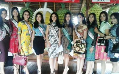 Miss Pariwisata Ikut Promosikan Durian Khas Serang