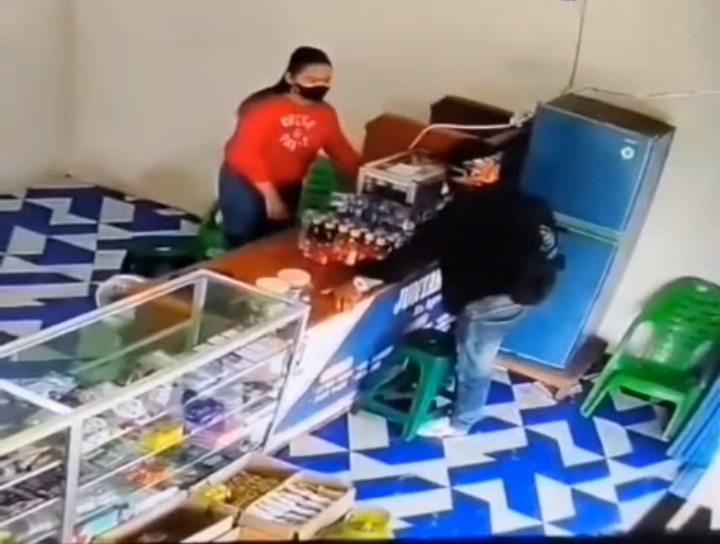 Video Perampokan Siang Hari Viral, Pelaku Diburu Polisi