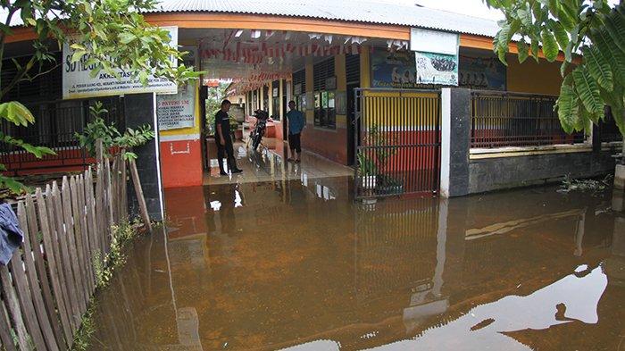 Air Sungai Siak Semakin Tinggi, Dua Sekolah di Pekanbaru Ditutup