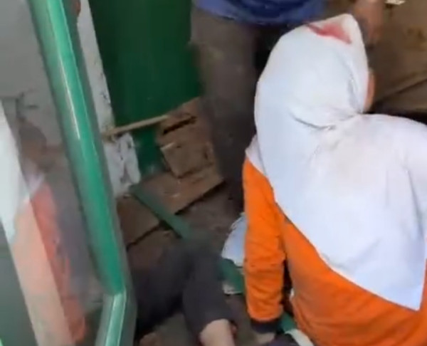 Lantai Dua Tangsi Belanda di Siak Rubuh, Pengunjung Luka-luka