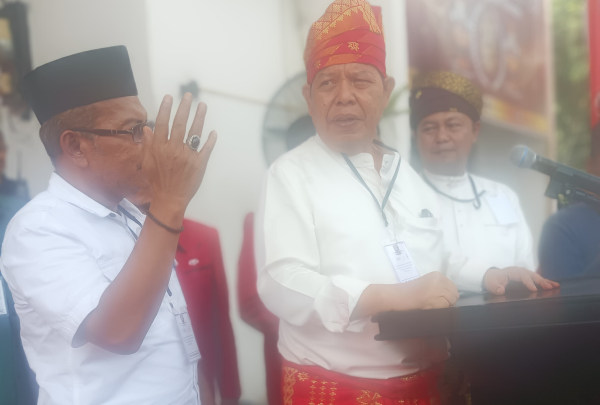 Didukung PDI dan PKB, Irving Kahar- Sugianto resmi daftar ke KPU