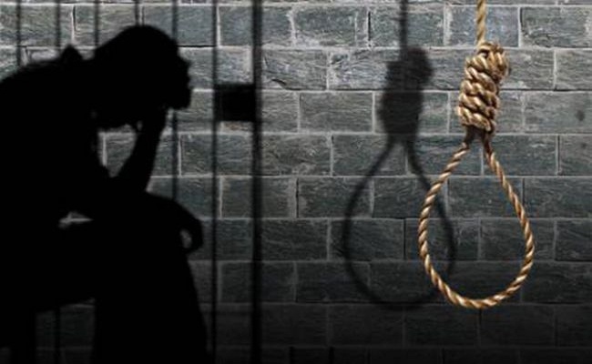 Kontrakan Bau Busuk, Ternyata Ada Pemuda Gantung Diri