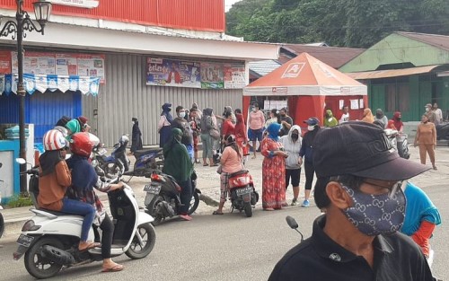 Emak-emak Meninggal Dunia Saat Antre Minyak Goreng 
