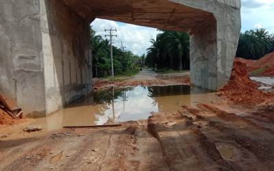 Proyek PJKA RPK Ganggu Pengguna Jalan di Rantau Utara