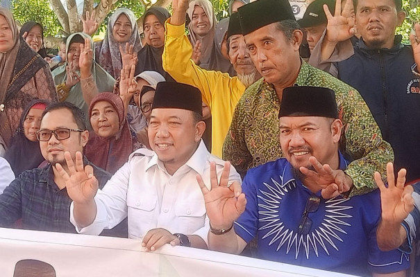 Kampanye Dialogis Husni Merza Disambut Warga Kampung Pebadaran