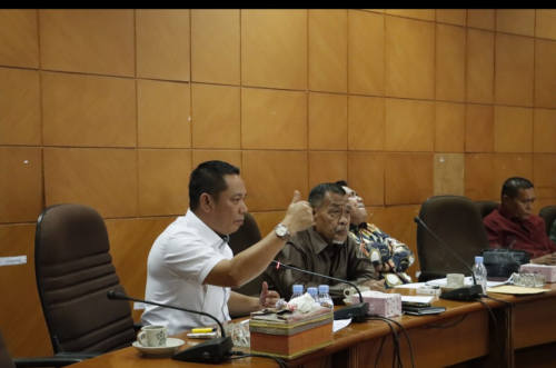 Ketua DPRD Kabupaten Siak Pimpin Hearing Bersama F-SPTI