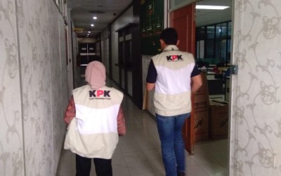 KPK Mendadak Geledah Tiga Tempat di Bengkalis