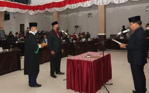 Jonner Partaonan Harahap Dilantik jadi  Anggota DPRD