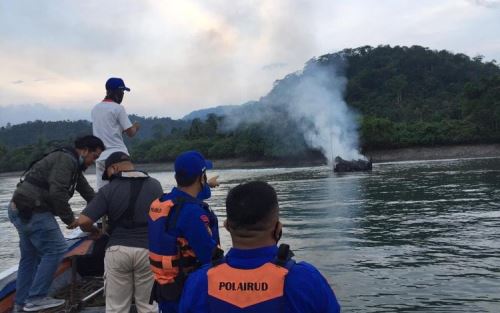 Konflik Wilayah Tangkapan, Massa di Lampung Bakar Kapal Nelayan 