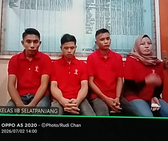 Empat Orang Kurir Sabu 40 Kg, Satu Perempuan Dihukum Seumur Hidup