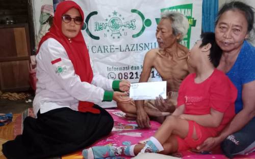 NU Care LAZISNU Ponorogo Sambangi Ilham, Penderita Difabel