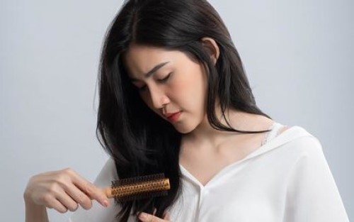 Cara Mengatasi Rambut Rontok Selama Pandemi