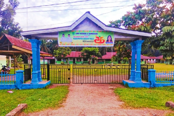 Siswi SMPN 2 Tambusai Dikeluarkan Gara-gara Usia Dianggap Terlalu Tua Satu Tahun