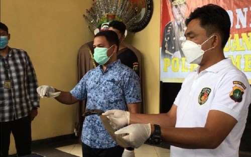 Bawa Golok, Polisi Tangkap Sopir Pengacara Rizieq Shihab