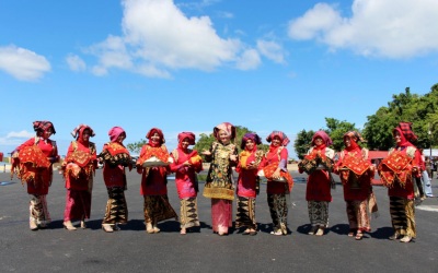 Ibu Wapres Sambut Baik Inisiatif Komunitas Perempuan Berbaju Kurung