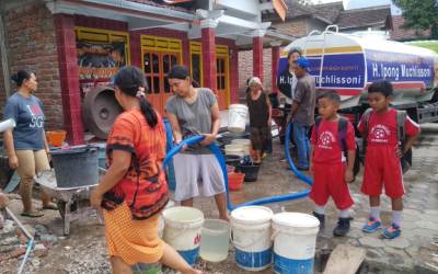 Warga Bungkal Dapat Bantuan Air Bersih dari Bupati