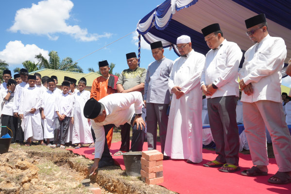 Bupati Siak Resmikan Masjid Sultan Yahya Pondok Pesantren Darul Hadist Siak