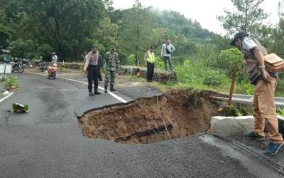 Akses Menuju Kampung SBY Pacitan Nyaris Lumpuh Total