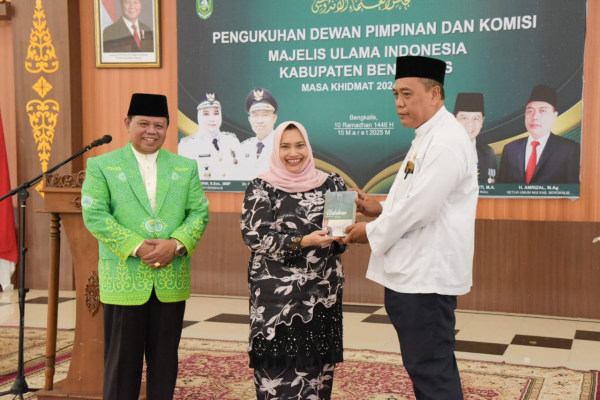 Pelantikan Ketua MUI, Bupati Kasmarni Tekankan Sinergi Ulama dan Umara