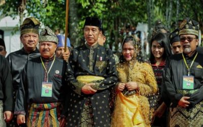 Terima Gelar Adat Riau, Jokowi Berterima Kasih