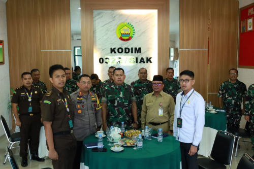 Sekda Siak Bersama Dandim 0322/Siak Ikuti Vicon Komsos TNI AD Bersama Aparat Pemerintah