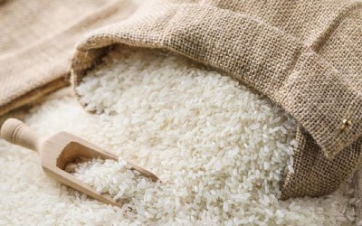 PWI Tangerang Bantu Sembako Loper Koran