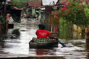 Korban Banjir Rokan Hulu Terima Bantuan
