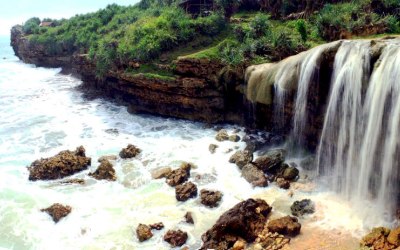 Pantai Jogan, Pesona Wisata Unik Gunungkidul yang Memikat