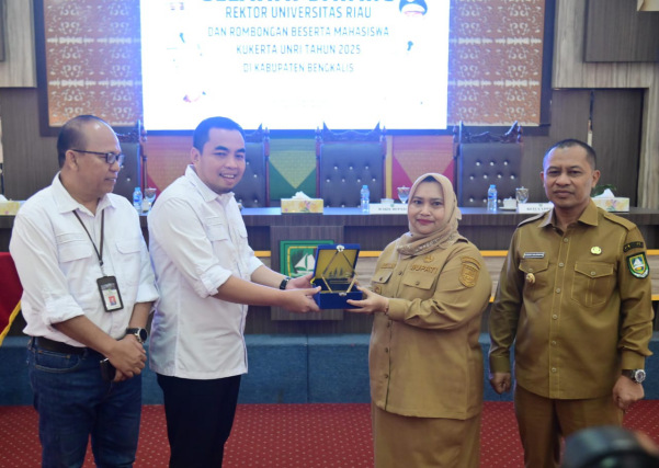 Bupati Bengkalis Sambut Mahasiswa Kukerta Universitas Riau Tahun 2025