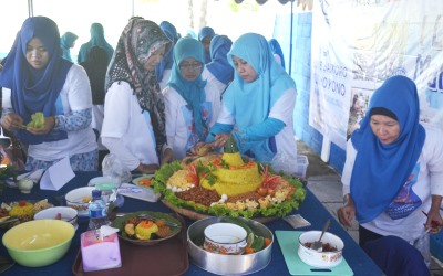 Hari Ibu, PKK Pacitan Lomba Hias Tumpeng