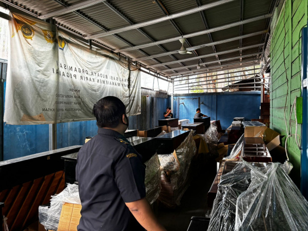 Bea Cukai Bengkalis Lelang 22 Unit Piano Berbagai Merek