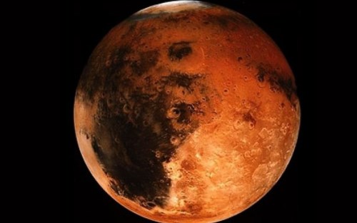 Fenomena Langka, Planet Mars Tertutup Bulan Malam Ini