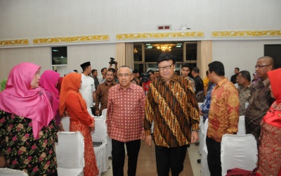 Plt Gubri Sambut dan Dampingi Kunker Mendagri Ke Riau