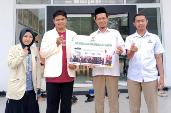 Mahasiswa STAI SUSHA Serahkan Donasi untuk Palestina Melalui BASNAZ Siak