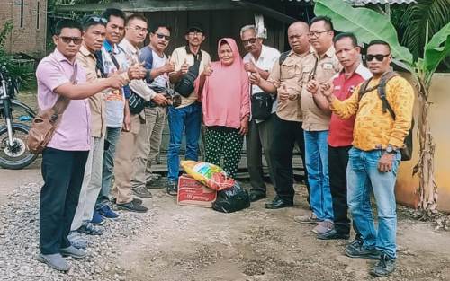 Sasar Warga Kurang Mampu, IWO Siak Salurkan Sembako