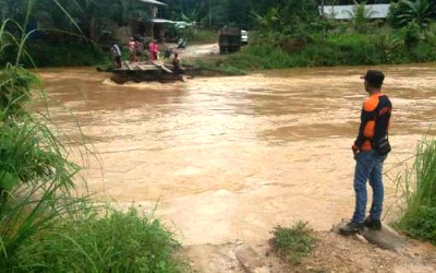 Jembatan Putus Akibat Banjir, 4 Desa di Rohul Terisolir
