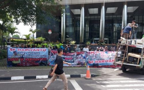 Geruduk KPK, Massa Minta Sekda Riau S.F Hariyanto Diproses Hukum
